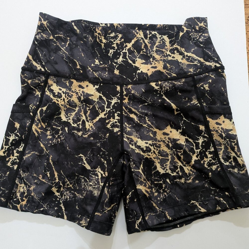Constantly Varied Gear CVG Women's Shorts size small in good used condition. 5"